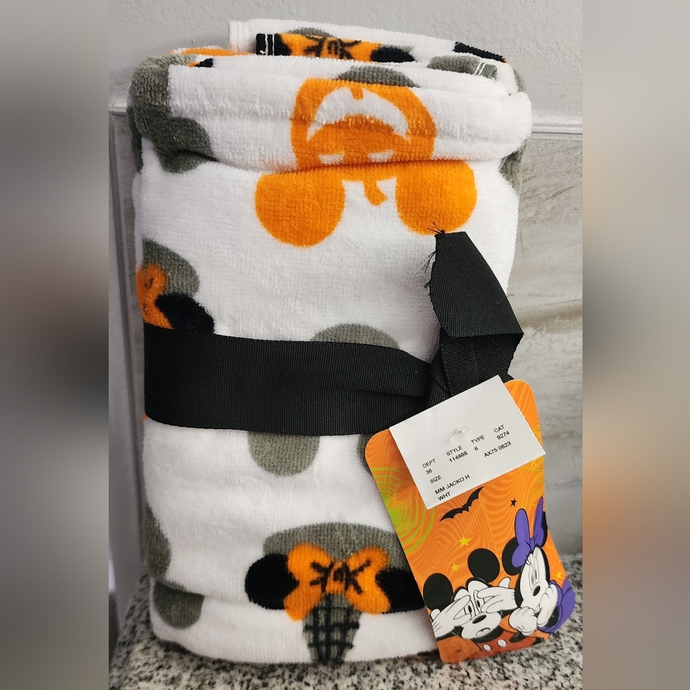 NWT Jay Franco Disney Mickey & Minnie Mouse 2 Pack Hand Towels Halloween Pumpkin